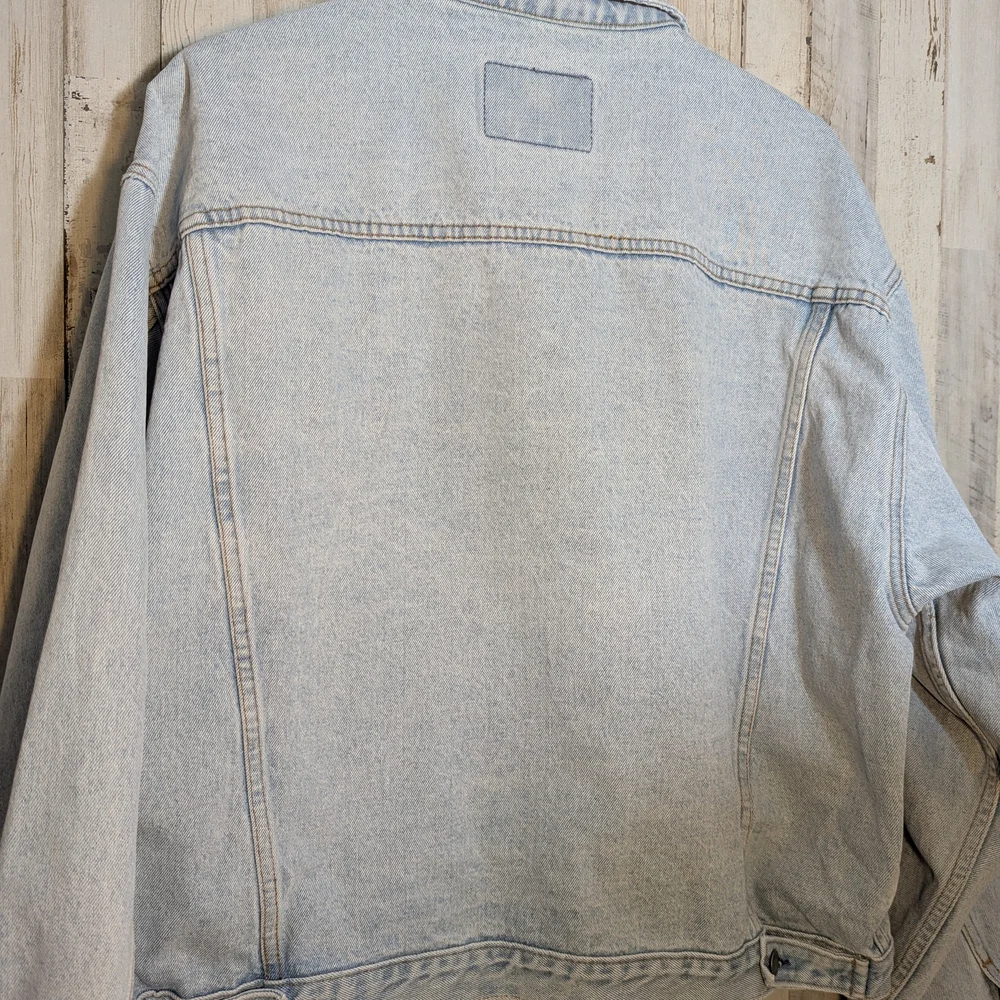 GAP Men's Denim Jacket in Light Blue - Picture 5 of 7